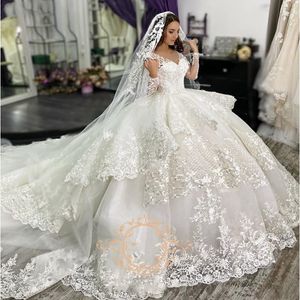 Wspaniała Koronkowa Aplikacja Suknia Balowa Suknie Ślubne Z Długim Rękawem V-Neck Wzburzyć Warstwy Kaplica Pociąg Suknia Bridal Vestidos De Novia