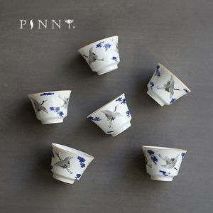 Pinny azul e branco porcelana xícaras de porcelana esculpida o guindaste xícaras de chá de cerâmica chinês kung fu serviço feitos à mão bebida lj200821