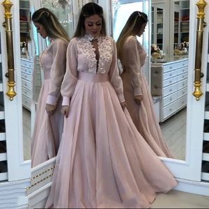 2020 Dark Różowy Arabski Suknia Wieczorowa Wysoka Neck Aplikacje Ręcznie Made Flowers A-Line Szyfonowe Długie Rękawy Muzułmańska Dubaj Prom Party Dress
