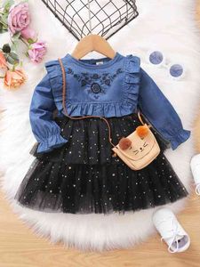 Baby blommor broderad flounce hylsa ruffle trim stjärna mesh hem denim klänning hon