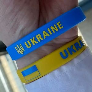 Синий желтый украинский флаг браслеты поддержания Украина резиновые браслеты браслеты я стойку с украинскими спортивными упругими силиконовыми полосами запястья браслеты в наличии 0311