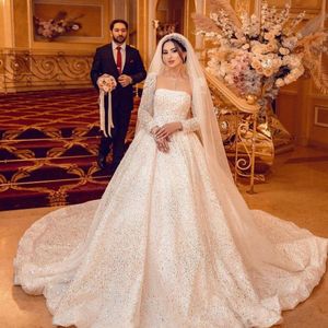 Arábia Saudita Uma linha Vestidos de noiva Sparkle Sequinas de vestidos nupciais 2022 Slim Vintage Muçulmano Vestido de Novia