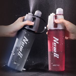 Nangufang / Tritan 600ML رذاذ زجاجة ماء بلاستيكية بارد الصيف الرياضة غلاية السفر المحمولة ترطيب غلاية 201105