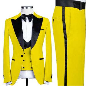 Erkek 3 Parça Takım Elbise Sarı Parti Bir Düğme Zirve Yaka Balo Smokin Slim Fit Damat için Düğün Takımları Erkekler için Blazer + Yelek + Pantolon