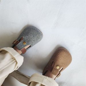 Sapatos de crianças Outono inverno coreano-estilo crianças meninas meninas de madeira de couro t-shaped couro 220225