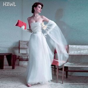 2021 Weiß Einfache Tüll A-Linie Brautkleider Sexy Trägerlos Mit Handgemachten Blumen Strand Brautkleider Günstige Hochzeit Vestidos