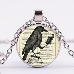 Vintage Raven Reading Book Necklace Smart Bird Crow Photo Bronze Plated Glass Cabochon Pendant Handgjorda Män Kvinnor Smycken
