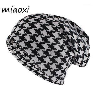 Beanie / skalle kepsar miaoxi hip hop kvinnor mode hatt houndstooth höst varma mössor skullies plaid casual gorros mjuk halsduk dubbel användning vuxen