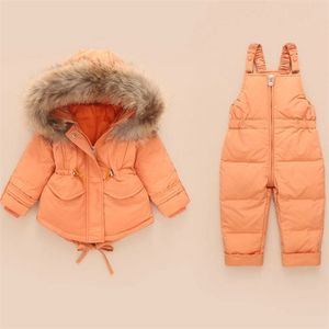 겨울 어린이 의류는 Jumpsuit 스노우 재킷을 세트 + Bib 바지 2pcs 세트 아기 소년 소녀 Duck 아래로 코트 모피 스노우트 아이 스노우 착용 LJ201017