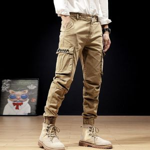 Mäns Jeans Fashion Designer Män Big Pocket Casual Overaller Cargo Byxor Högkvalitativ Streetwear Khaki Color Hip Hop Joggers Byxor