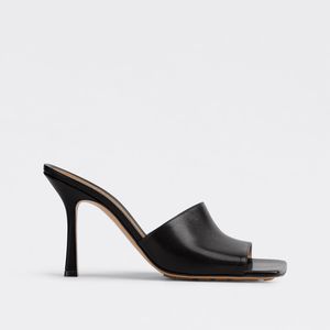 2022 New Moda Designer Disties High Heel Sandals Wyśmienite i wygodne litery żeńskie Litery Niepoślizgowe Stawki Skórzany Materiał Rozmiar 35-41