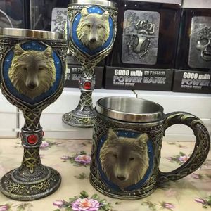 Gratis frakt 1 stycke Wolf Beer Mugg Cool Celtic Resin Rostfritt stål 3D Wolf Goblet Dryckesmugg Gotisk middagsfestdekor Y200106