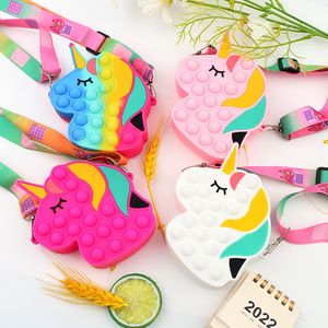 Einhorn Push Bubble Geldbörse Geldbörse Dekompressionsspielzeug Partygeschenk Regenbogen süße Silikon Kinder Erwachsene Mädchen Geschenk Umhängetasche einfache Grübchen Cartoon Handtaschen