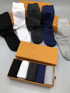 Designer Men Sock Hurtownie Moda męska i damska Wypoczynek Wysokiej Jakości Cottons Skarpety List Oddychający 100% Bawełna Sporty