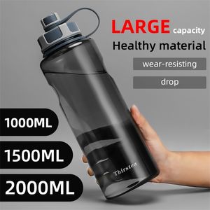 BPAフリーの屋外の水のボトル1000ml 1.5L 2L大きな容量のプラスチックスポーツボトル茶注入装置フィットネス漏れ防止私のボトル201221