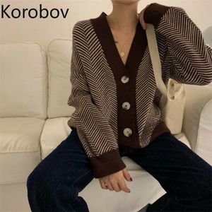 Korobov automne hiver nouvelles femmes pulls harajuku rayé à manches longues col en v cardigans féminins tricots à simple boutonnage LJ201112