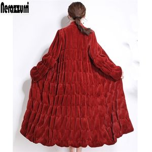 Nerazzurri Runway Fluffy Long Faux Fur Casacos Mulheres Inverno Preto Vermelho Plissado Plus Size Cisalhado Mink Pele Overcoat 5xL 6XL 7xL 201215