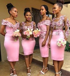 2021ピンクのアフリカの新しいセクシーなサテンシースショートブライドメイド肩の花とサイズのカスタム結婚式のゲストメイド名誉ガウンのメイド