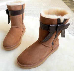 Vinterkvinnor snöstövlar klassiska designer bow boot varm jul bowknot skor röd grå svart storlek 36-40 för kvinna