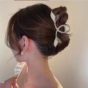 Wykwintna Pearl Fishtail Hairpin Kobieta Back Head Koreański Eleganckie Klip Włosy Duże zaciski Damskie Akcesoria do włosów Strores