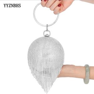 Golden Diamond Tassel Kvinnor Party Metal Crystal Clutches Evening Väskor Bröllop Bag Bridal Luxury Handbag Wristlets Clutch Purse Y201224