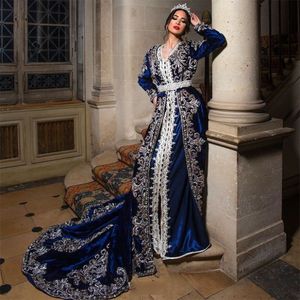 Vintage Blue Moroccan Kaftan Formal Evening Dresses 2021 Eleagnt Long Sleeves Appliques Lace Arabic Dubai Women Prom Party Gowns Court Train