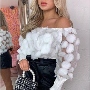 Sexy off Schulterfrauen Tops und Blusen Mesh Sheer Puff Sleeve Tops Sommer 3D Blume Vintage Weiß Frauen Hemd Bluse 220308