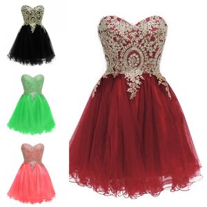 Burgundia Krótkie Party Dresses Homecoming Suknia A Line Gold Appliqued Lace Tulle Czarny Królewski Niebieski Watermelon Party Cocktail