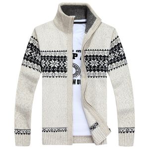 New MantlConx chegou a retalhos do suéter de retalhos Windbreaker Warm Fashion Cardigan Men SweaterCoats Brand Knit