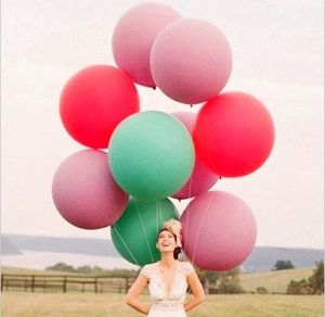 Round flat ball wedding decoration Festival balloon Valentine's Day balloon can be used indoor and outdoor. Also suitable for taking photos