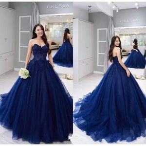 2022 Ny Strapless Boll Gown Prom Quinceanera Klänning Vintage Navy Blue Lace Applique Ball Kappa Formell Sweet Party Bridal Dresses BC2289