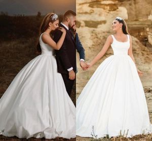 2022 Pure White Satin Scoop Neck A Line Wedding Dress Princess Ball Gown Backless Satin Long Runched Bridal Wear Gowns Plus Size