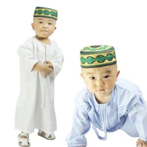 Muzułmańscy chłopcy Abaya Kids Kaftan Odzież islamska dla chłopców Arabski Jubba Thobe 1-3 lata Maluch Saudyjska Arabia Hafciarki