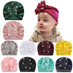 新生児の帽子11色の固体折りたたみ真珠は暖かい金のベルベットの帽子新生児の女の子の帽子子供たちの男の子の冬の帽子