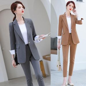 Pantaloni a due pezzi da donna Pantaloni da donna alla moda per le donne Business Blazer e giacca grigi Set eleganti stili uniformi da ufficio da lavoro1