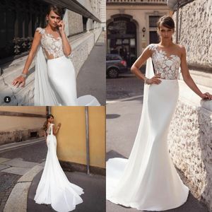 Mermaid Julie Vino Dresses with Wrap Lace Applique Sleeveless Satin Bridal Gowns Sexy Plunging Neckline Fishtail Wedding Dress