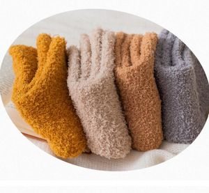 Mjuk Casual Fuzzy Tjock Varm Kvinnor Godisfärger Slipper Strumpor Dam Flickor Golv Terry Handduk Strumpor Varm Fleece Socks