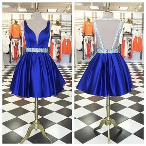 Seksowna A-Line Krótkie Zroszony Royal Blue Homecoming Sukienki z kieszeniami Dekorowanie Dekolt Długość Graduation Dresses dla juniorów