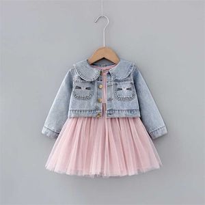 IYEAL Abbigliamento per bambini Primavera Vestiti per bambina per bambini Giacca di jeans per cartoni animati + Abiti 2 pezzi Outfit Bambini per ragazze 1-6 Y 211224