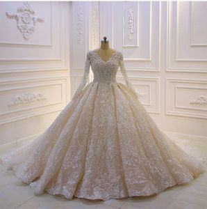 2021 Pearls Ball Gown Wedding Dresses V Neck Long Sleeve Beading Lace Appliques Bridal Gowns Plus Size Wedding Dress robes de mariée