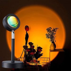 Novelty Lighting Projektor Lampor 180 grader Rotation Rainbow Sun Sunset Mode Night Light USB Romantisk Projektionslampa För Party Tema Sovrum Inredning