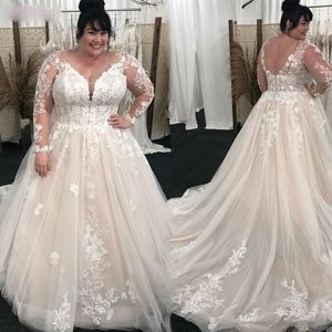 2021 Plus Storlek Långärmade Bröllopsklänningar V Neck Bridal Klänningar Appliques Lace Court Tåg Öppna Bak Bröllopsklänningar Robe de Mariage Vestido