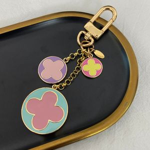 Fashion Luxury Designer Keychain Classic Brands Key Buckle Flower Letter Pattern Genuine Leather Golden Keychains Mens Womens Bag Pendant2023