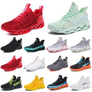 Fashions Highs Qualts Men Running Shoes Andningsbara Trainer Wolf Grays Tour Yellow Tripples Whites Khakis Green Light Brown Bronze Mens Outdoor Sport Sneakers