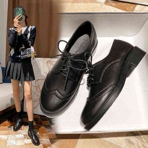 Klänning Skor Designer Brittisk stil Små läderskor Kvinnor Lace Up Flat Loafers Platform Sandals 220309