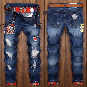 Hole Blue Blue Lavado Jeans Lavado Personalidade dos Men Straight Trend Patch Youth Retro Troushers Demin Men Jeans-Ker001