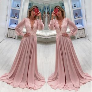 2021 Pink Chiffonフォーマルマザーの花嫁のドレスの深いVネック長袖レースアップリケ結婚披露宴パーティーイブニングプロングガウン