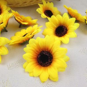 6.5cm Artificial Sunflower Head DIY Wedding Flower Headware Tillbehör Party Pecoration Bröllopsdekorationer Konstgjorda Blommor