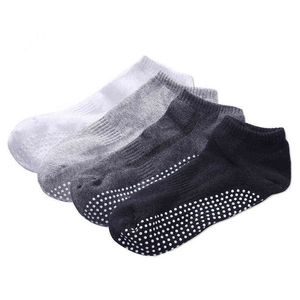 4 Pairs Men Cotton Non-slip Yoga Socks with Grips Breathable Anti skid Socks Low Cut Sports Socks for Gym Fitness Ballet Pilates 220105