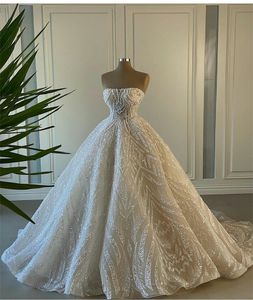 A Line Wedding Dresses Church Castle Leads perle perle paillettes di perle abiti da sposa senza spalline